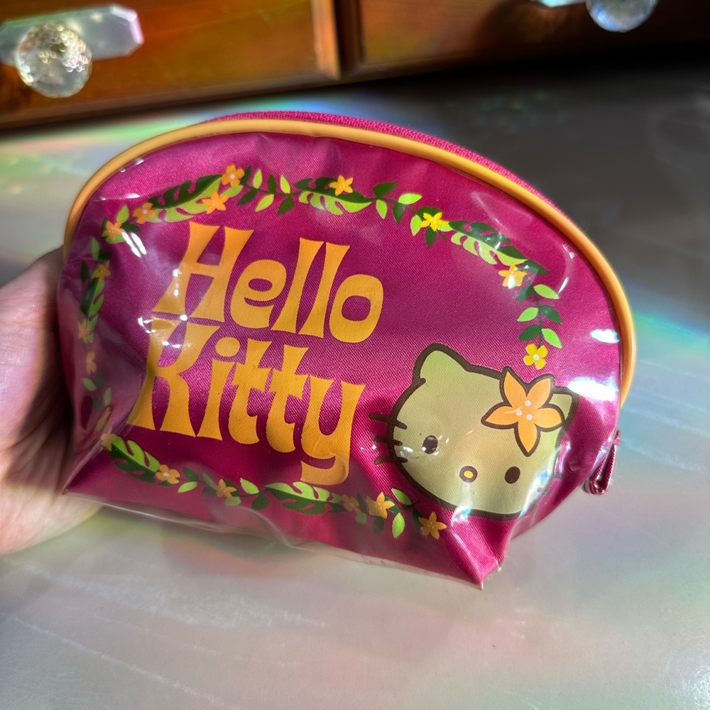 VTG Y2K 2004 Hello Kitty Sanrio Makeup Mini Pouch Purse Bag